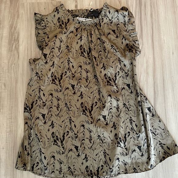 NWT Grade & Gather Satin Swirl Ruffle Tank Sleeveless Top Blouse Olive - Picture 5 of 8